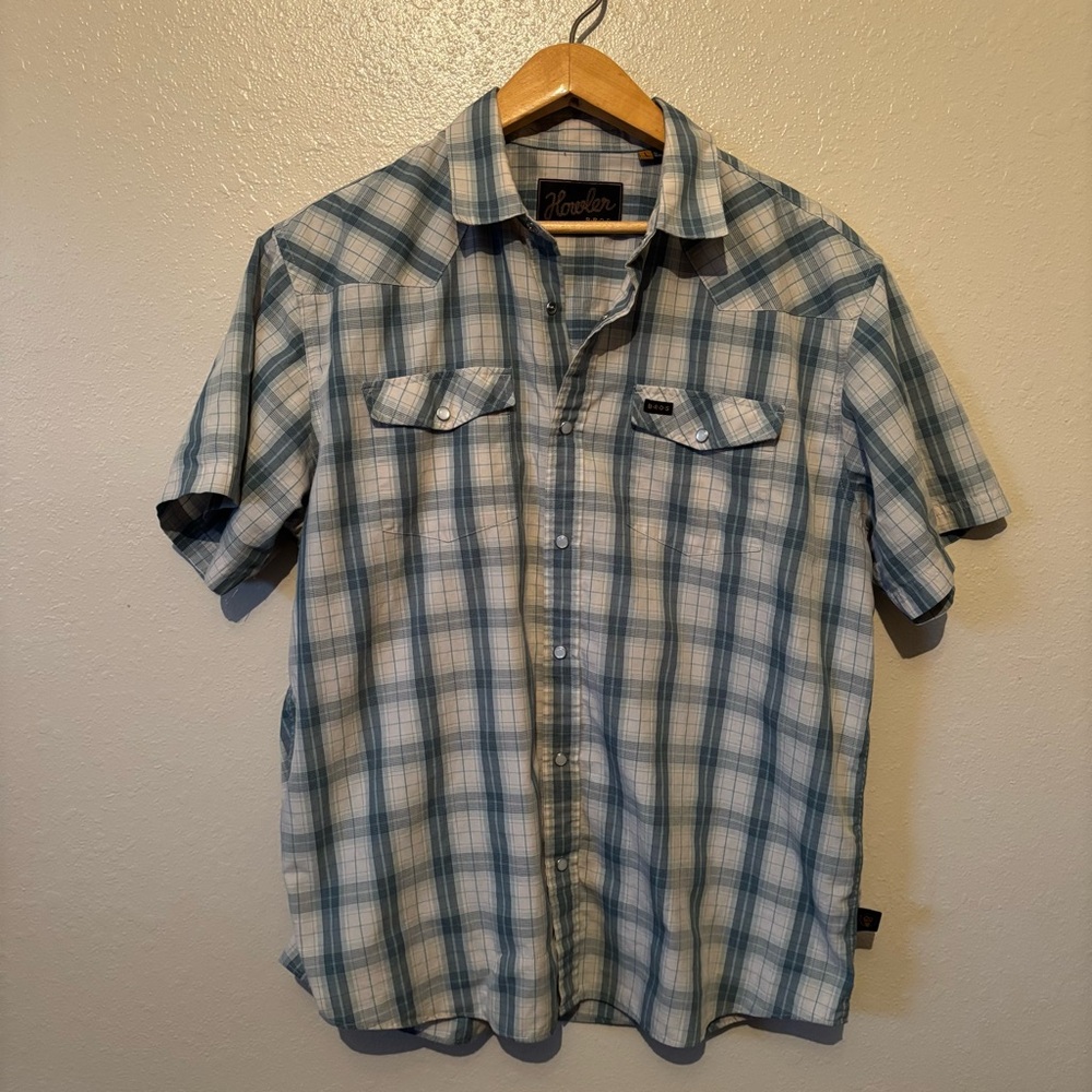 Howler brothers H bar B snapshirt